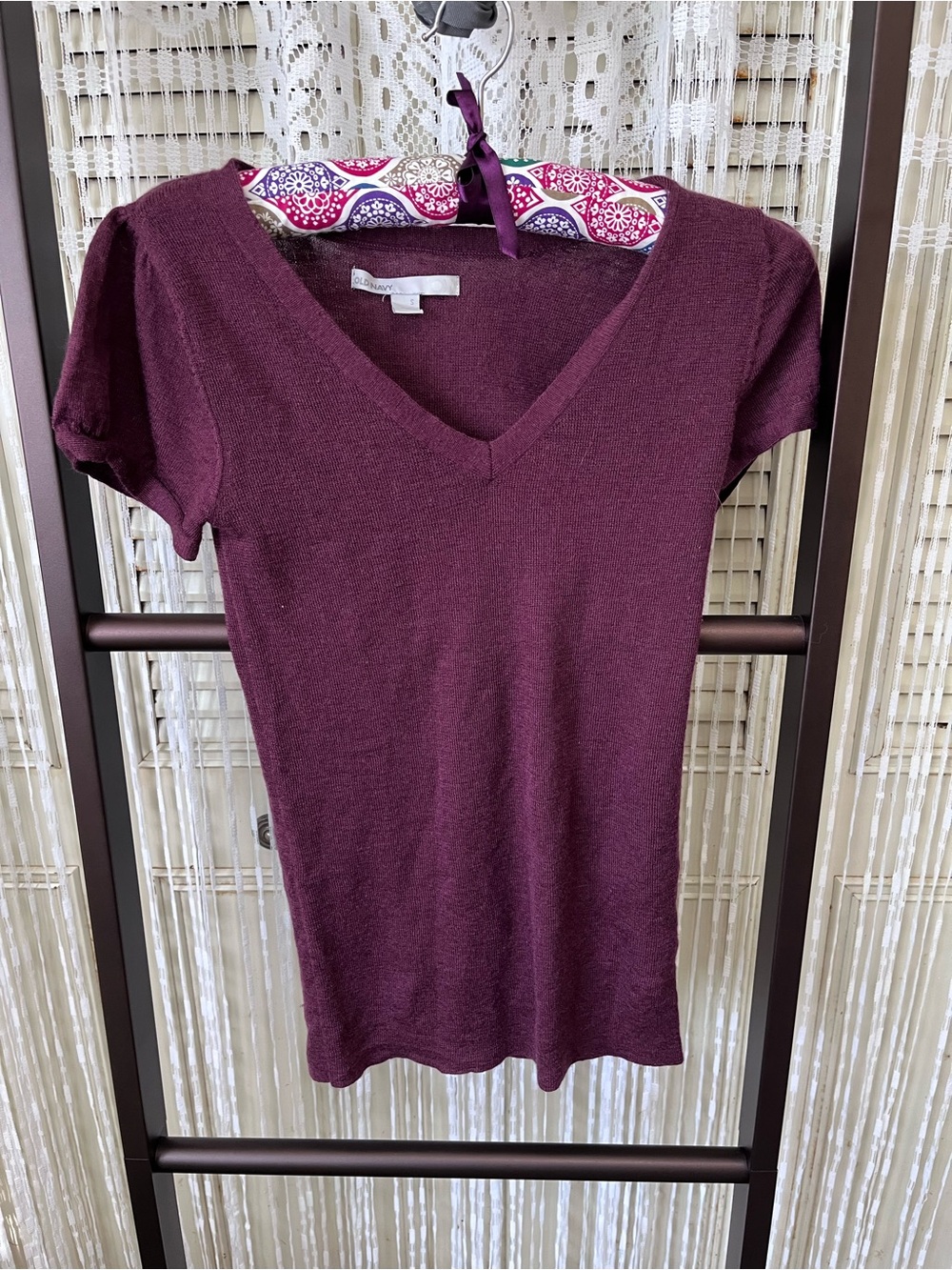 Old Navy Women's Short Sleeve V-Neck Tee
